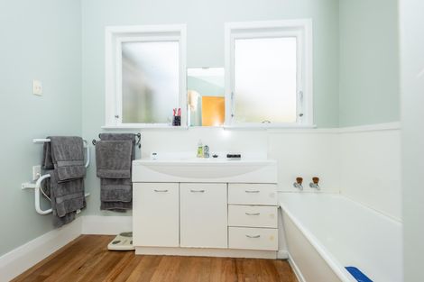 Photo of property in 11 Cobham Place, Te Hapara, Gisborne, 4010