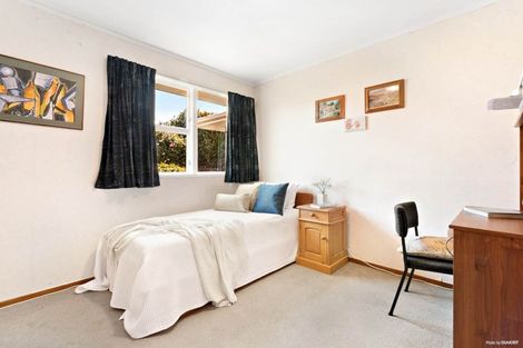 Photo of property in 46 Advene Road, Cockle Bay, Auckland, 2014