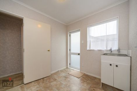 Photo of property in 5 Rosebank Avenue, Kelvin Grove, Palmerston North, 4414