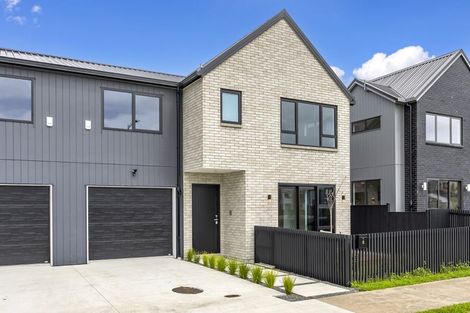 Photo of property in 8 Kartolina Crescent, Kumeu, 0810
