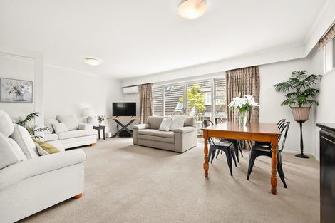 Photo of property in 52b Queens Grove, Hutt Central, Lower Hutt, 5010