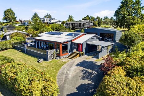 Photo of property in 2 Scenic Heights, Acacia Bay, Taupo, 3330