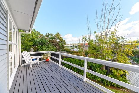 Photo of property in 1/48 Bond Crescent, Forrest Hill, Auckland, 0620