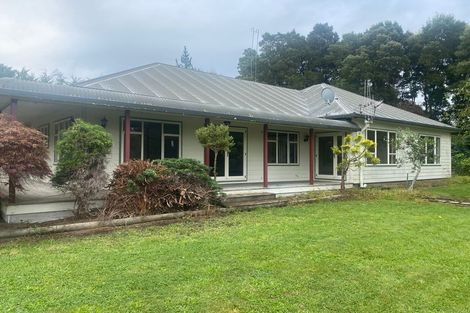 Photo of property in 82 Halcombe Road, Feilding, 4775