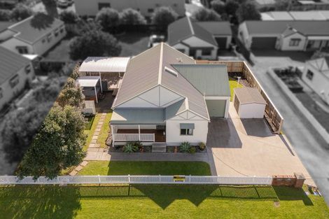Photo of property in 11 Cholmondeley Crescent, Whitianga, 3510