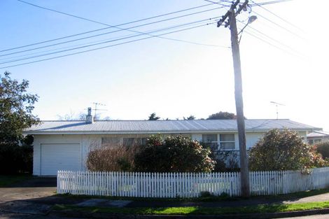 Photo of property in 6 Hardie Grove, Featherston, 5710
