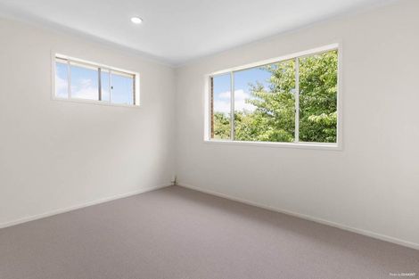 Photo of property in 5 Trengove Place, West Harbour, Auckland, 0618