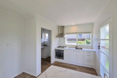 Photo of property in 2/13 Wykeham Place, Glenfield, Auckland, 0629