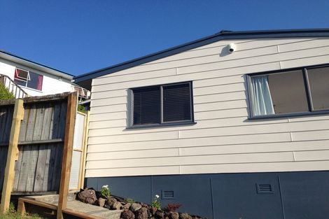 Photo of property in 2/59 Santiago Crescent, Unsworth Heights, Auckland, 0632