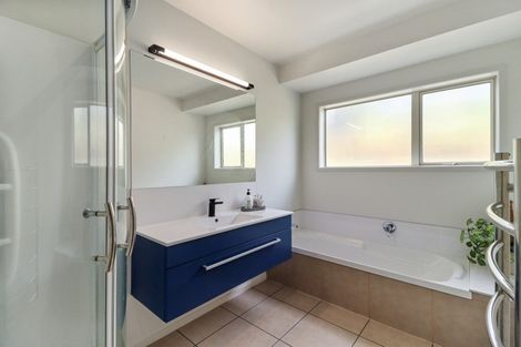 Photo of property in 14 Riverside Place, Katikati, 3129