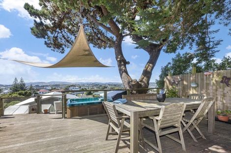 Photo of property in 44 View Road, Titahi Bay, Porirua, 5022