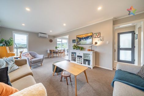 Photo of property in 18 Tarras Grove, Kelson, Lower Hutt, 5010