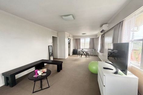 Photo of property in 2/5 Amandale Avenue, Mount Albert, Auckland, 1025