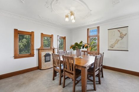 Photo of property in 6 Ridge Lane, New Plymouth, 4310