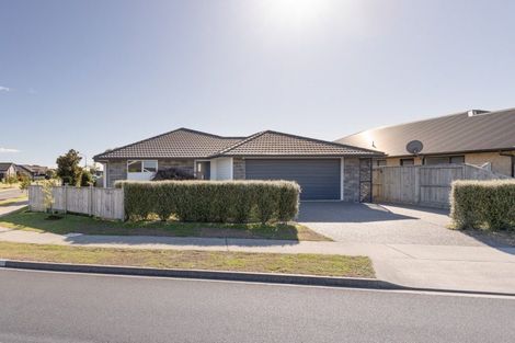 Photo of property in 56 Te Kio Crescent, Papamoa Beach, Papamoa, 3118