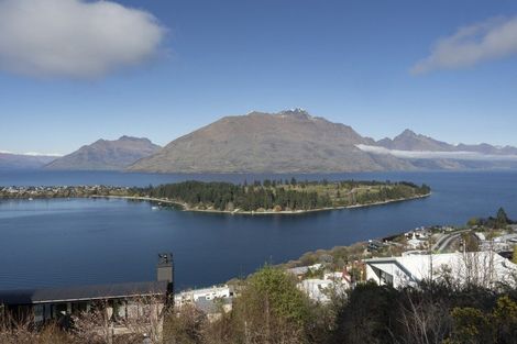 Photo of property in 23 Peregrine Place, Queenstown, 9300