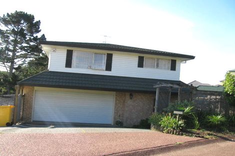 Photo of property in 17 Cayman Place, Unsworth Heights, Auckland, 0632