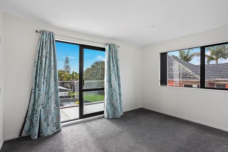 Photo of property in 49a Golf Road, New Lynn, Auckland, 0600