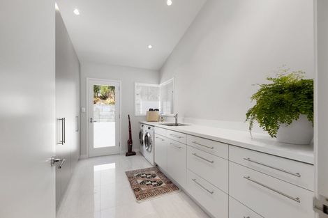 Photo of property in 12 Balmoral Lane, Redcliffs, Christchurch, 8081