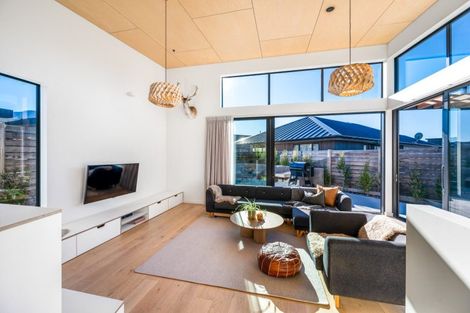 Photo of property in 17 Doug Ledgerwood Drive, Wanaka, 9305