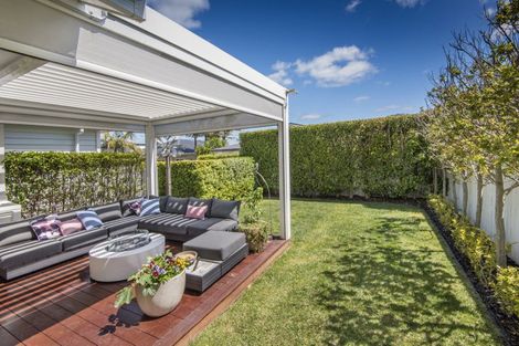 Photo of property in 63a Aramoana Avenue, Devonport, Auckland, 0624