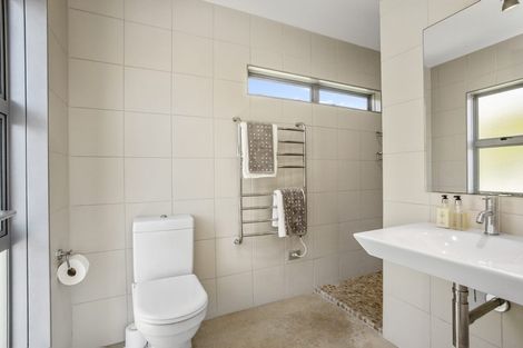 Photo of property in 95b Braemar Road, Castor Bay, Auckland, 0620