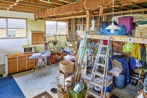 Photo of property in 105 Kahu Road, Paremata, Porirua, 5024