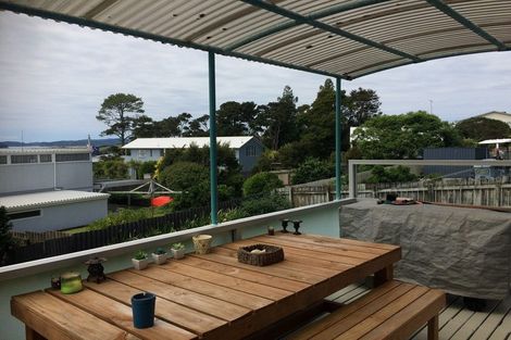 Photo of property in 16 Mera Road, Algies Bay, Warkworth, 0920