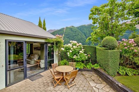 Photo of property in 47 Kent Street, Queenstown, 9300