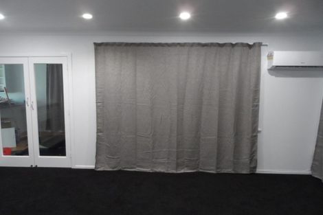 Photo of property in 12 Wilson Place, Papakura, 2110