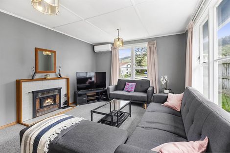 Photo of property in 25 Turkington Street, Tawa, Wellington, 5028