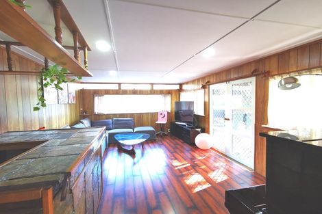 Photo of property in 17 Dolbear Street, Titirangi, Auckland, 0604