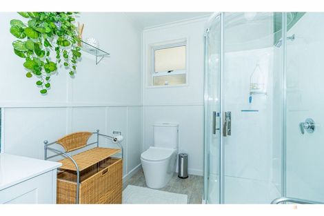 Photo of property in 2 Point Bush Road, Waimate, 7924