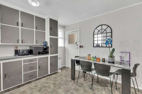 Photo of property in 6 Duncan Place, Highbury, Palmerston North, 4412