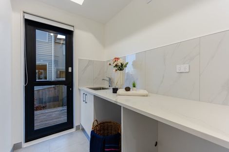 Photo of property in 39 Davey Crescent, Orewa, 0931