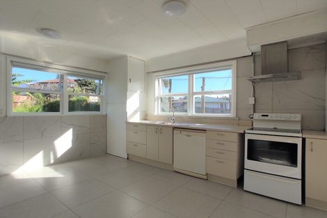 Photo of property in 34 Kohekohe Street, New Lynn, Auckland, 0600