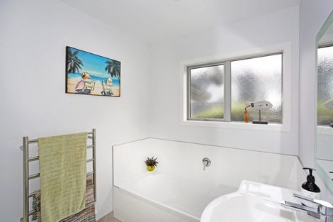 Photo of property in 8 Stockyard Crescent, Pukekohe, 2120