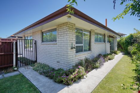 Photo of property in 2/9 Larkhill Place, Russley, Christchurch, 8042