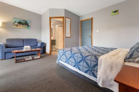 Photo of property in 105 Koutu Road, Kawaha Point, Rotorua, 3010