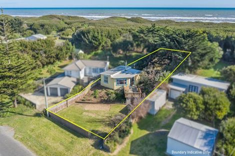 Photo of property in 24 Hunia Terrace, Himatangi Beach, Foxton, 4891