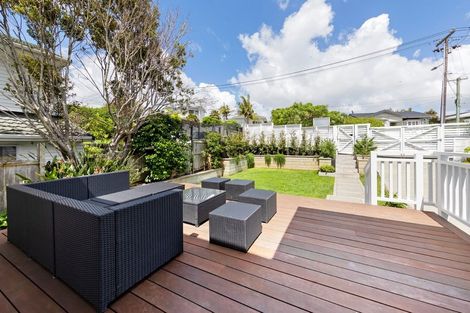 Photo of property in 10 Sunny Brae Crescent, Westmere, Auckland, 1022