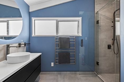 Photo of property in 37 Belle Vue Avenue, Northcote Point, Auckland, 0627