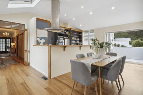 Photo of property in 22 Homewood Crescent, Karori, Wellington, 6012