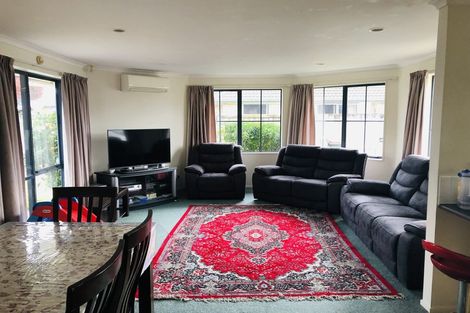 Photo of property in 15 Farnham Close, Rototuna North, Hamilton, 3210