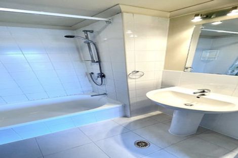 Photo of property in The Rennaissance, 5j/18 Ronwood Avenue, Manukau, Auckland, 2104