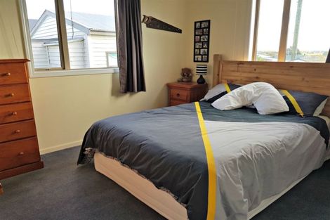 Photo of property in 80 Salcombe Street, Kaitangata, 9210