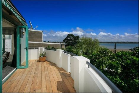 Photo of property in 2/61 Beresford Street, Bayswater, Auckland, 0622