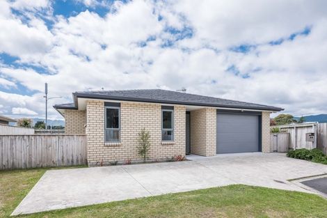 Photo of property in 94 Mazengarb Road, Paraparaumu Beach, Paraparaumu, 5032