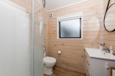 Photo of property in 30 Caribbean Drive, Unsworth Heights, Auckland, 0632