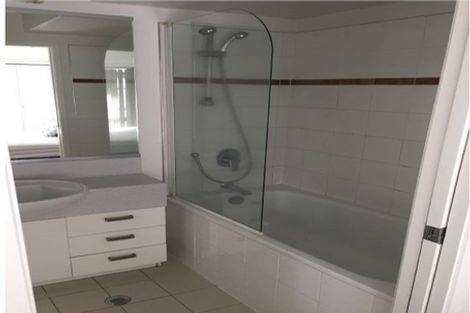 Photo of property in Tower Hill Apartments, 2g/1 Emily Place, Auckland Central, Auckland, 1010